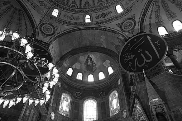 Istanbul, Santa Sofia; simboli di due religioni